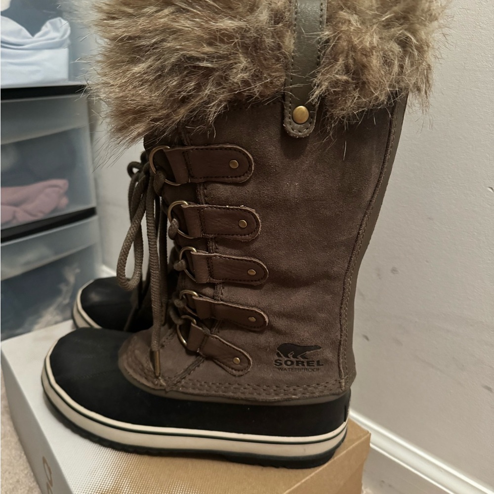 Sorel Tan and Black Fur-Trimmed Boots